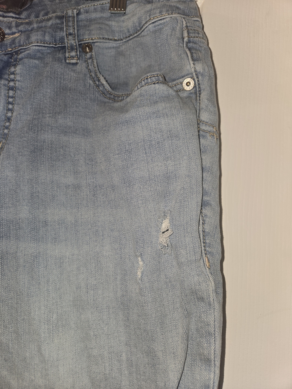 torrid Light Blue Cropped Straight Jeans - Picture 4 of 5